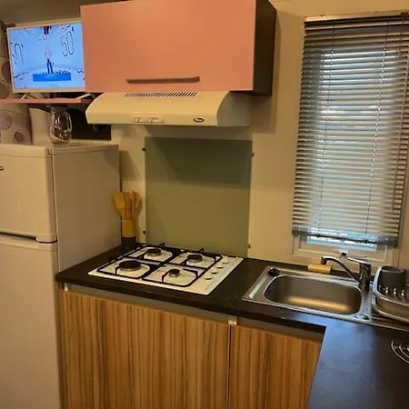 Mobil 4 A 6 Pers Le En Roussillon Camping