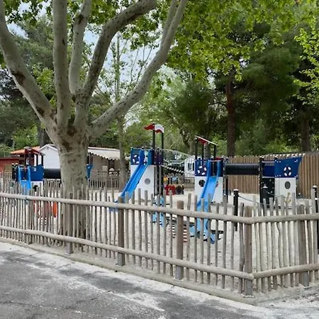 Camping Mobil 4 A 6 Pers Le En Roussillon Canet-en-Roussillon