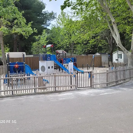 Camping Mobil 4 A 6 Pers Le En Roussillon Canet-en-Roussillon