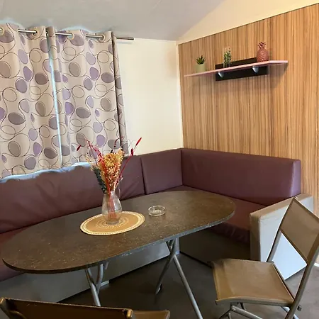 Mobil 4 A 6 Pers Le En Roussillon Campingplatz